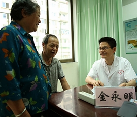 jnh今年会官方网站校友 浙江省人民医院金永明主任在磐安县人民医院义诊